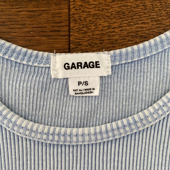 •Garage •Small •Blue tank - Picture 2 of 3